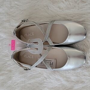 Children's Place Silver Girls Dress Shoes Cris Cross Strap NWT Size 3 Youth